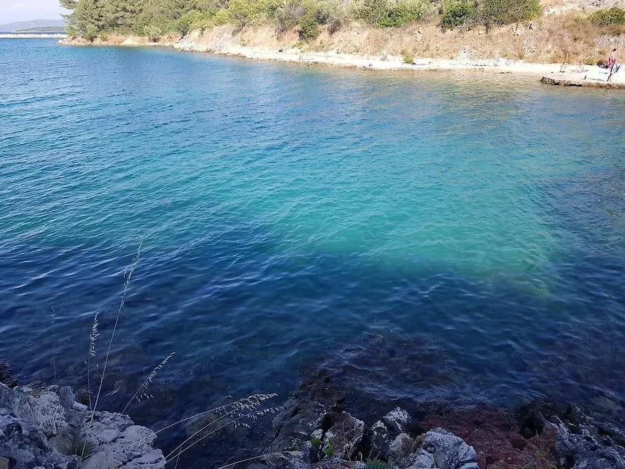 Island Oasis - Apartment With Large Bedroom & Terrace With Amazing Sea View Zaglav
